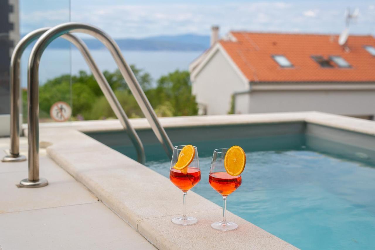 Villa Solis Lacus Modern Apartment - Private Heated Pool - Smart Tv Sky X - Free Parking Njivice Exterior foto
