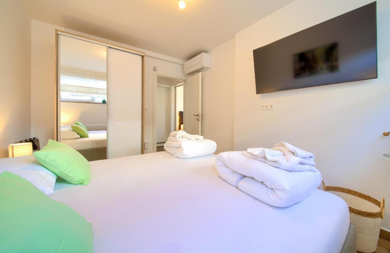 Villa Solis Lacus Modern Apartment - Private Heated Pool - Smart Tv Sky X - Free Parking Njivice Exterior foto